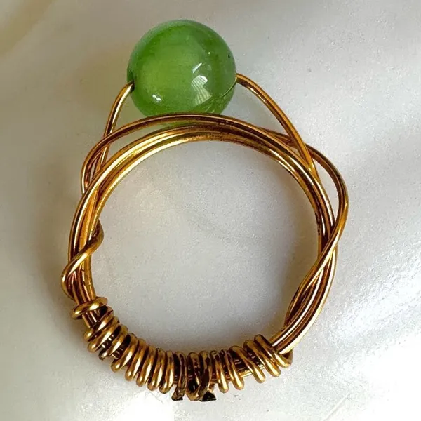 Gold tone green glow bead wire ring - Image 6