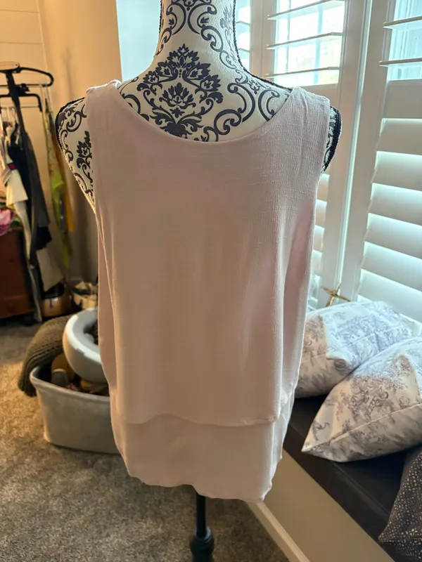 Coco and Carmen size small/medium dusty pink sleeveless tunic top - Image 2
