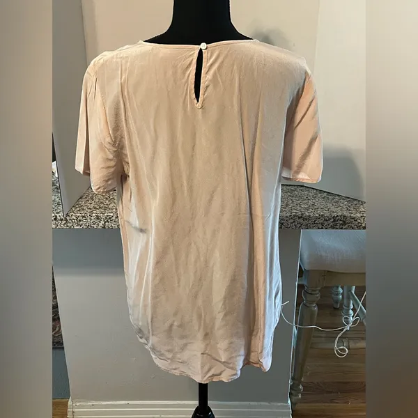 J. Crew Women's Soft Pink Short Sleeve Silk Blouse Size M - Image 2