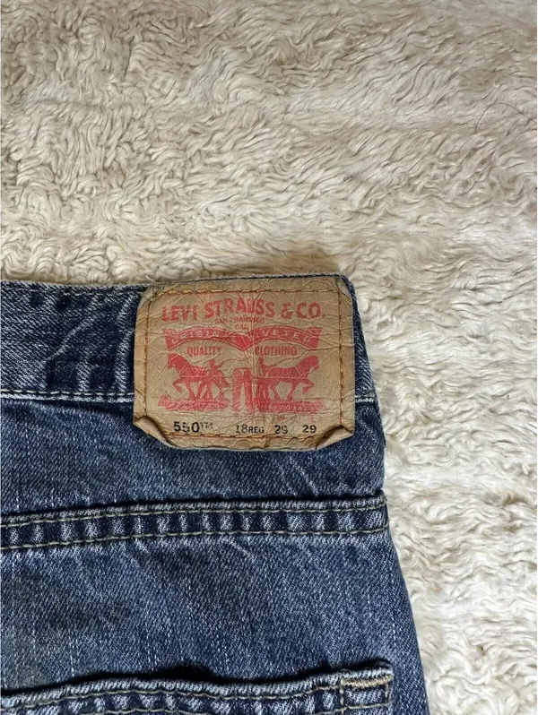 Levi's 550 Relaxed Fit medium wash straight leg denim jeans Size 29x29 - Image 10