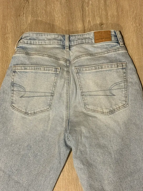 Outfitters Moms Jeans - Image 7