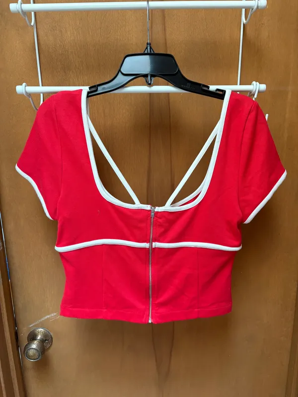 Maeve by Anthropologie Red Crop Top with White Piping Size Small - Image 2