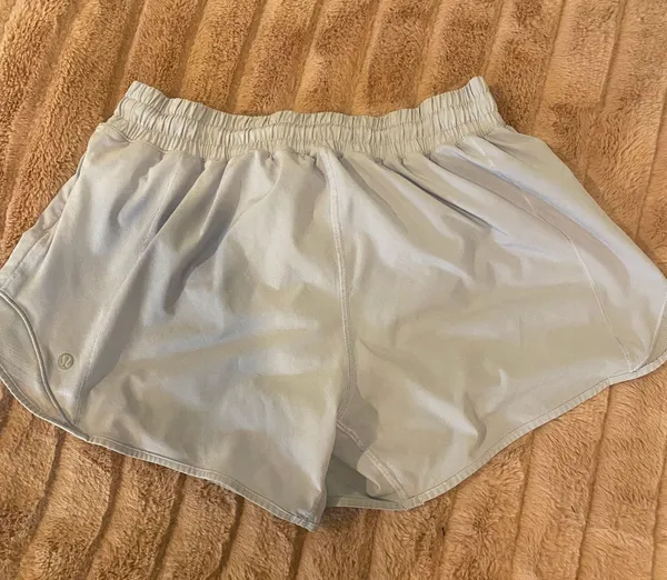 Lululemon Hotty Hot Shorts 4” - Image 4
