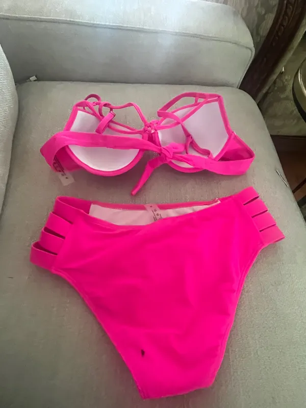 Make a splash with this vibrant pink bikini set. Perfect for a day at the beach or lounging by the pool. - Image 5