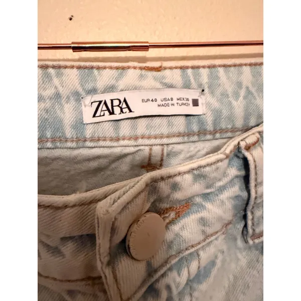 Zara Jeans Women Size 8 Light Blue High Rise Straight Leg Raw Hem Denim - Image 3