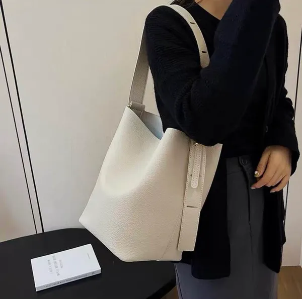 Handcrafted tote bag Yellow - Image 6