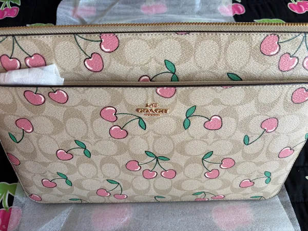 NWT Signature Coach Cherry Laptop Sleeve/Case - Image 2