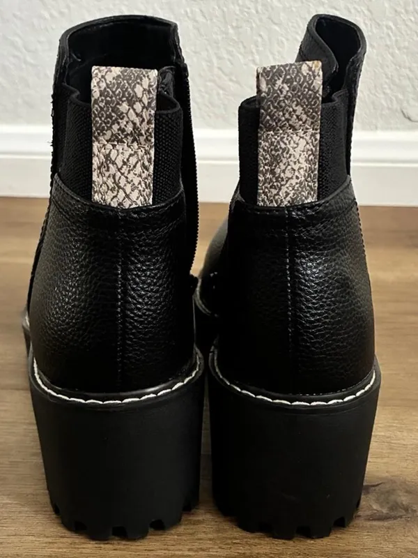 Universal Thread NWT Taci Chelsea Ankle Boots Jet Black Lug Sole Booties 9.5 - Image 4