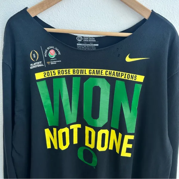 Nike Black Long Sleeve Oregon Ducks off-the-shoulder tee - Image 2