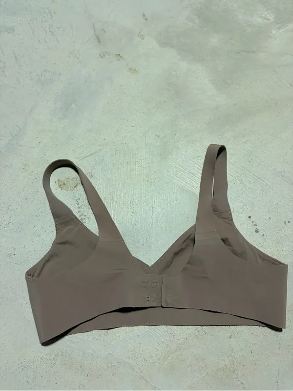 Lululemon Women’s Wireless Seamless Bra  Brown 34A - Image 4