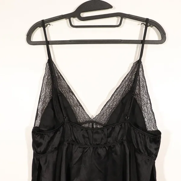 Victoria's Secret NWOT Black Lace Cami Size L - Image 3