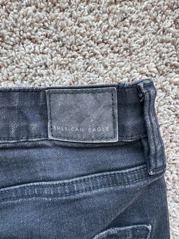 American Eagle Black Jean Shorts High-Rise - Image 4