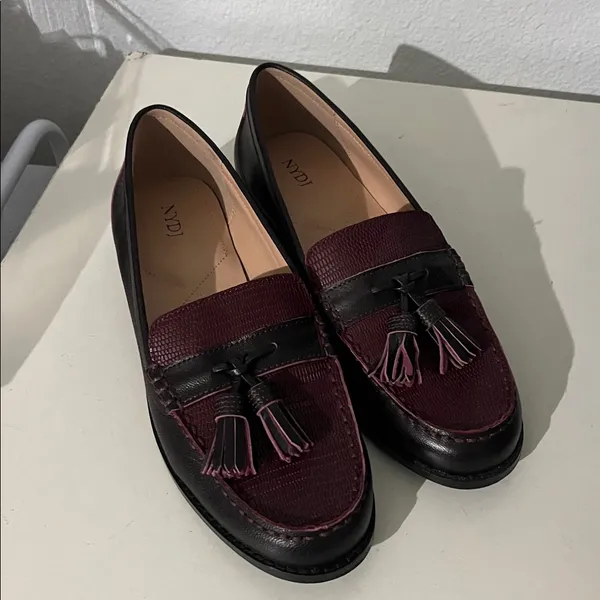 NYDJ Women’s Leather Burgundy Tassel Loafers Ariel Wine Size 8.5 - Image 2