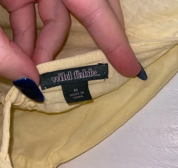 NWOT Light Yellow Puff Sleeve Maiden Dress - Image 3