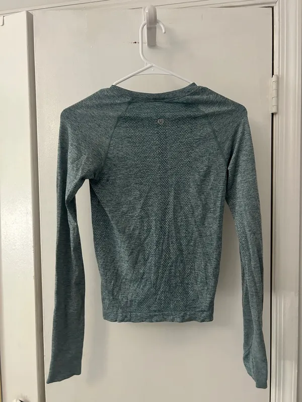 Lululemon Swiftly Tech Long Sleeve Green - Image 3