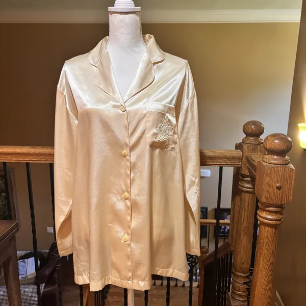 Victoria's Secret Satin Pajama Set Women's Medium Champagne Gold Long Sleeve Y2K - Image 2
