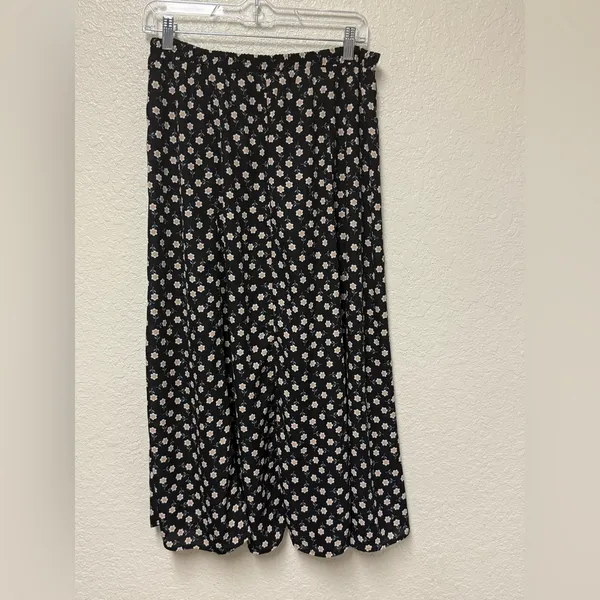 MAX STUDIO Floral Black Skirt Size Small - Image 5
