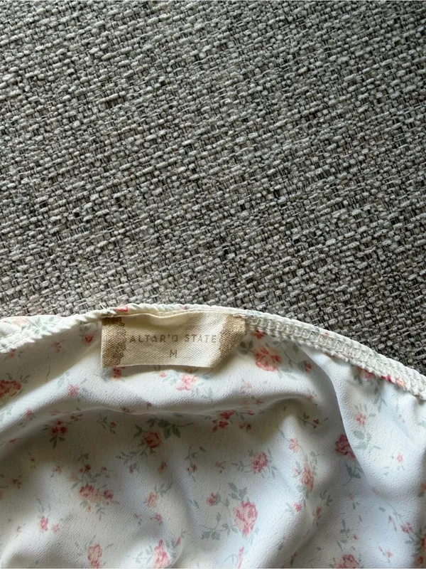 Altar'd State White Floral Tie-Back Puff Sleeve Crop‎ Top - Image 5