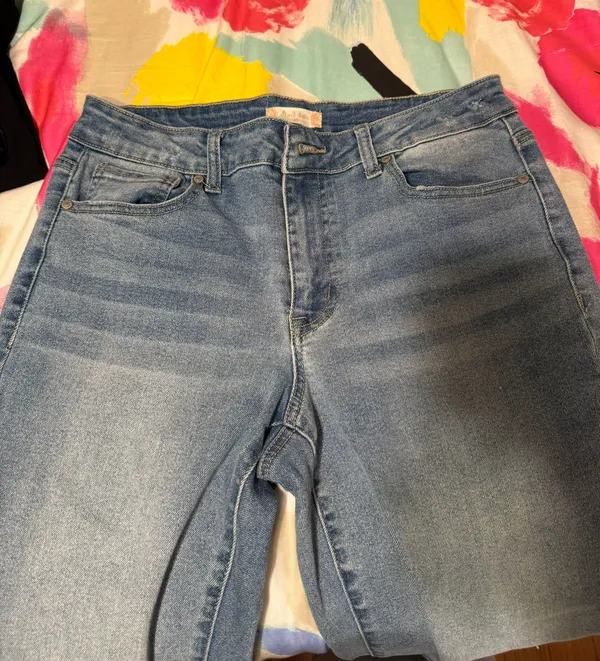 Ripped Jeans - Image 3