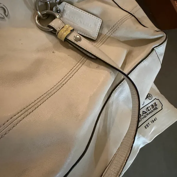 Coach Colette Leather Carryall Bag - Image 4