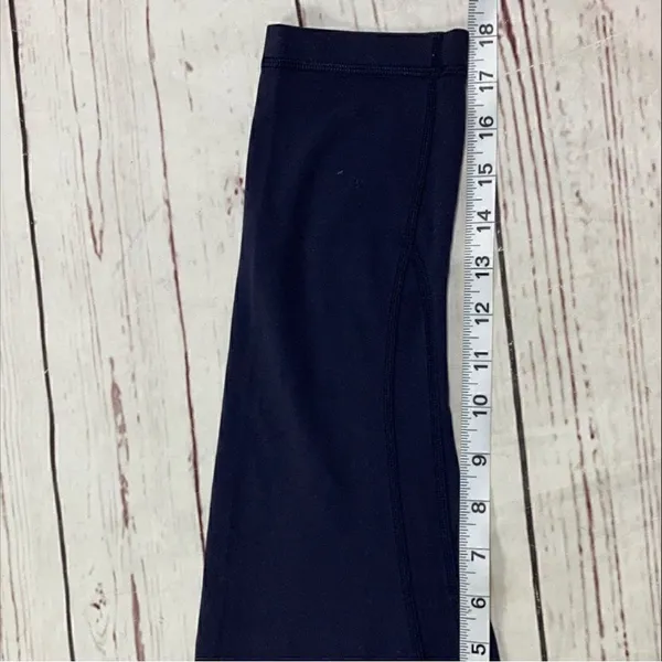 Lululemon Navy Blue Crop Leggings - Image 9