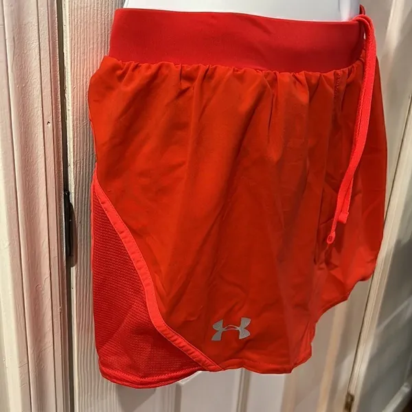 Under Armour ‎NWOT short women size XS - Image 3