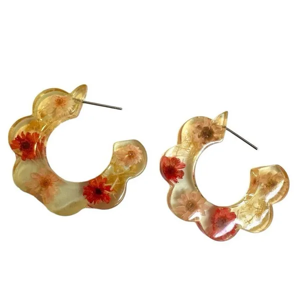 Dried Flower Acrylic Hoop Earrings - Image 7