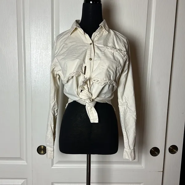 Vtg Cream Western Lace Button Up Long Sleeve High Low Unique Shirt - Image 2