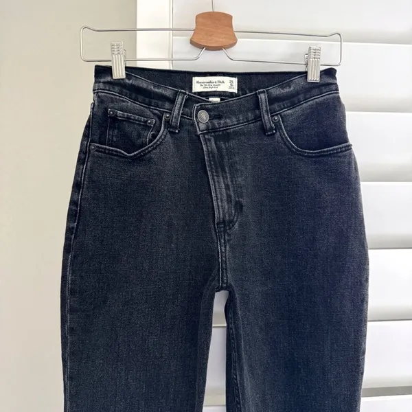 Abercrombie Fitch Curve Love 90’s Slim Straight Ultra High Rise Jeans 25/0 Short - Image 8