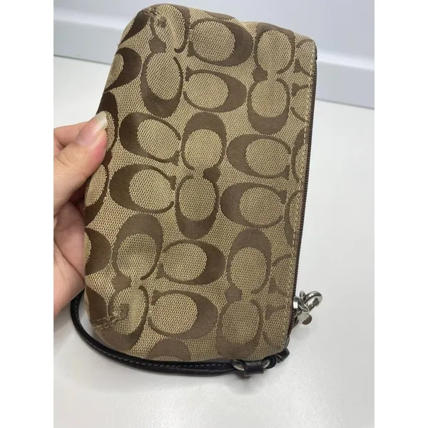 Vintage Coach Legacy Signature Canvas Turn Lock Wristlet Khaki/Black - Image 7
