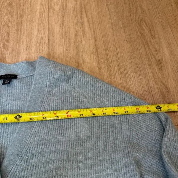 Ann Taylor Factory Gray Ribbed V-Neck Button-Front Cardigan Sweater Size L - Image 5