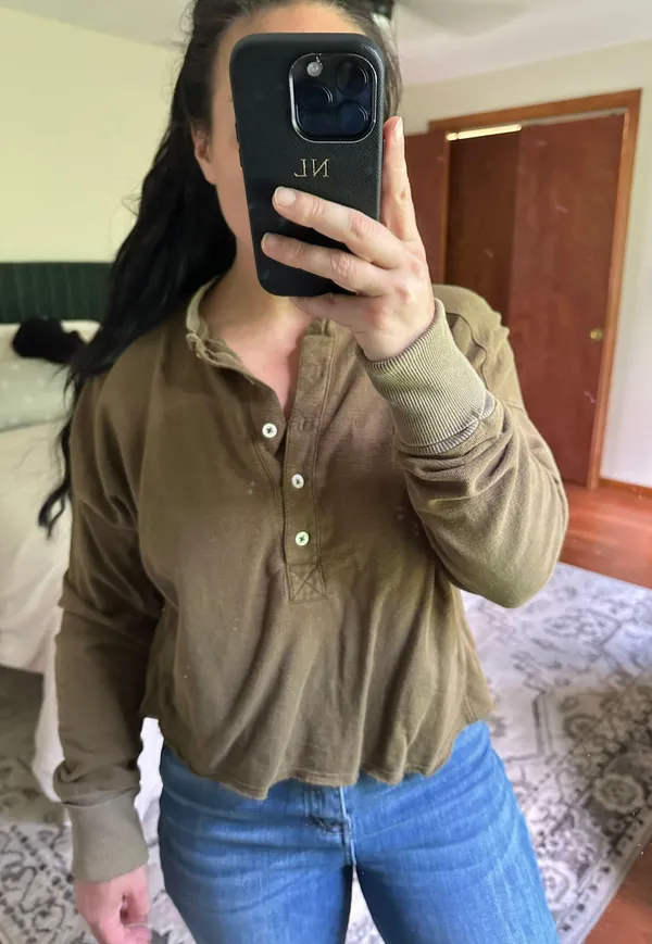 Universal Threads Long Sleeve Crop Top - Image 2