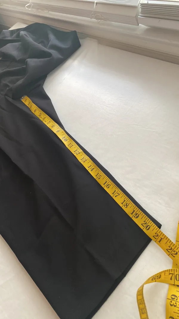 Worthington Capri pants hidden button/zipper side pockets pleated size 8 - Image 3