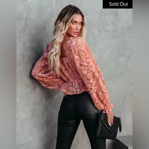 VICI BLUSH   CROPPED LACE PEPLUM BLOUSE - BLUSH-SIZE MEDIUM🩷 - Image 2