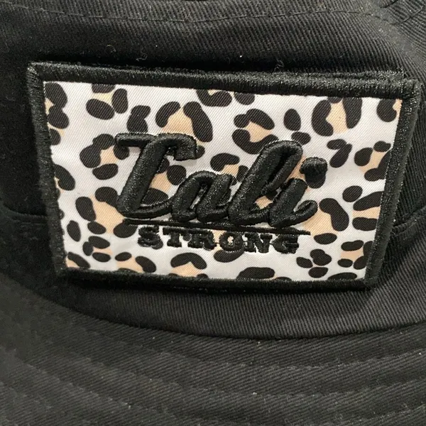 CALI STRONG Reversible Bucket Hat Leopard Print NEW Black - Image 2