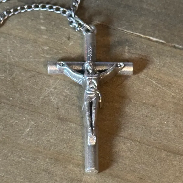 Vintage Italy Silver Crucifix Pendant Necklace - Image 2