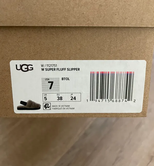 UGG Super Fluff Slipper size 7 NWT - Image 4