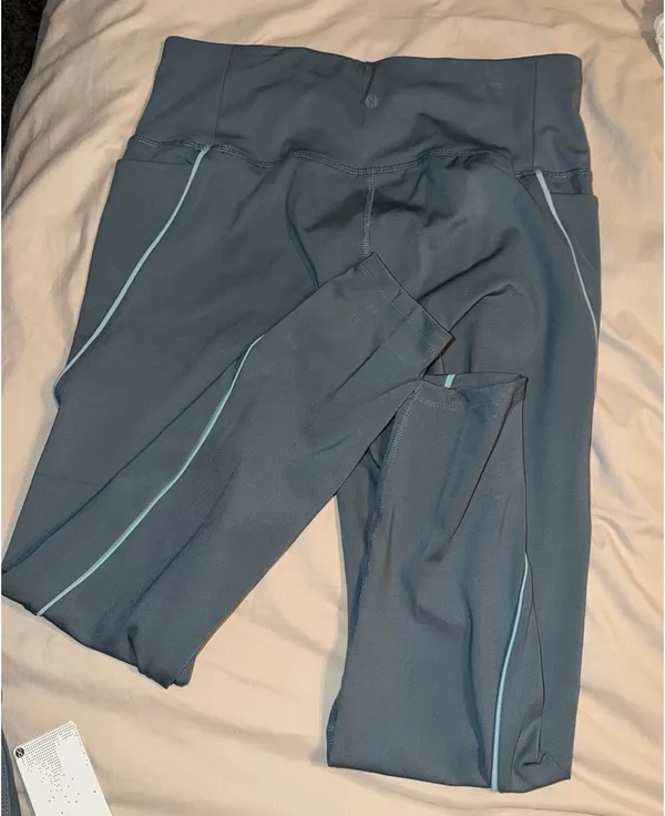NWT L workout set - Image 2