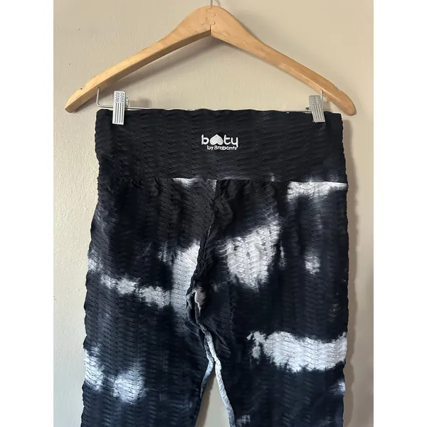 Booty By Brabants Croco Skin Leggings Curve Size in Black Tie Dye - Image 4