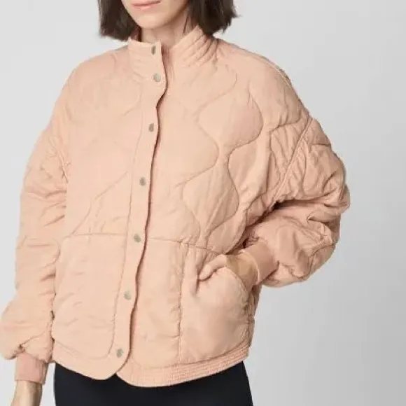 Blank NYC cropped quilted jacket in pink - Image 2