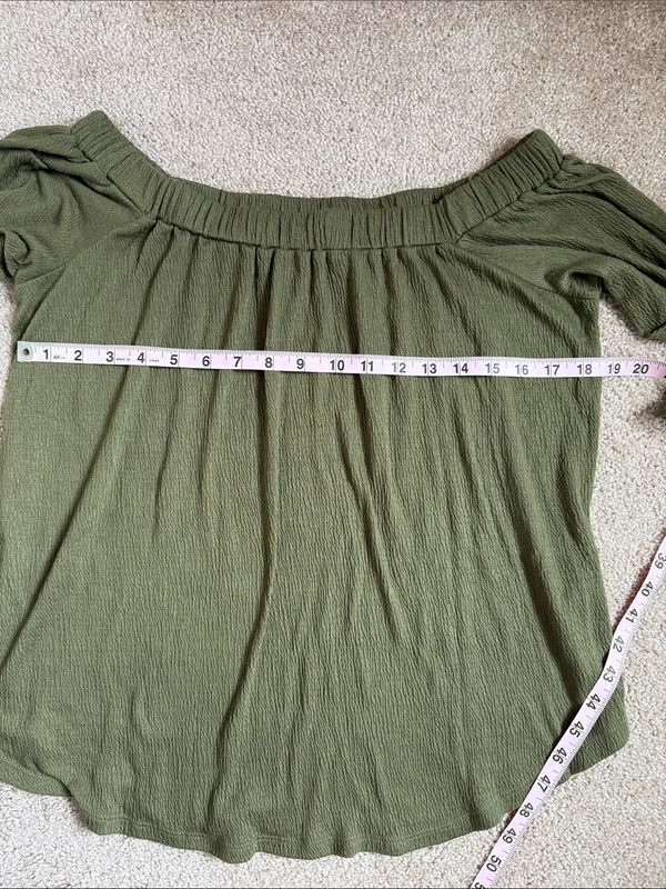 Abercrombie & Fitch Olive Green Off The Shoulder Blouse. Size Small - Image 4