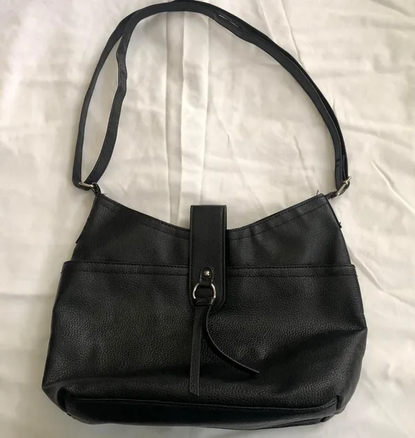 2000s Y2K Gothic Grunge Black manmade pebbled leather shoulder hand bag purse o ring silver hardware. Adjustable straps, can also be a crossbody Measurement in pics #whimsygoth #gorpcore #subverse #emo - Image 4