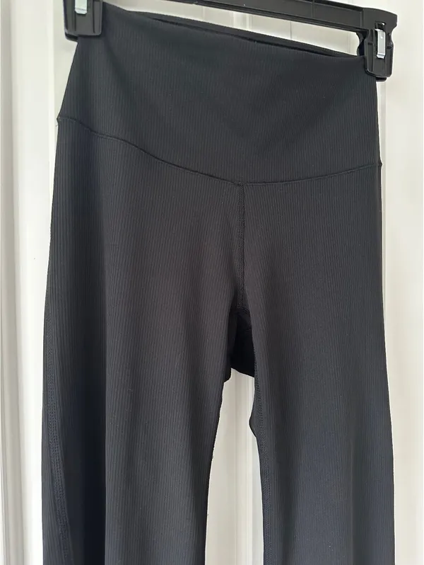 Uniqlo AIRism Soft Ribbed Flare Leggings Black XS - Image 7