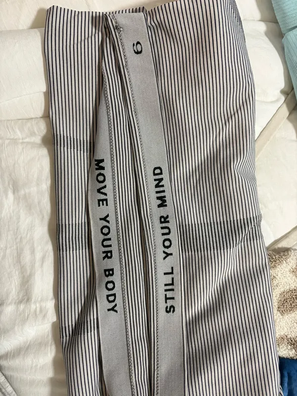 Lululemon Short Sleeve Swiftly - Image 4