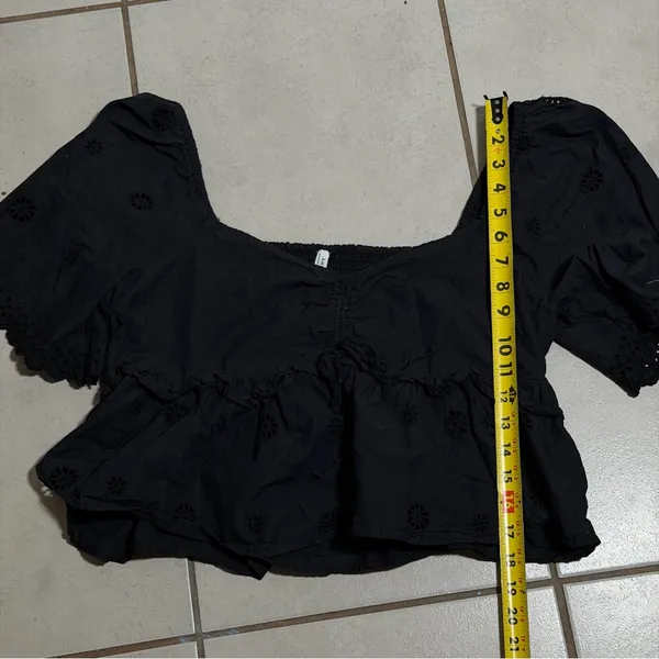 American Eagle Women's Black Peplum‎ Eyelet Off Shoulder Crop Top size L - Image 7