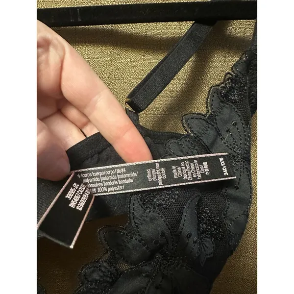 Victoria's Secret Lace Unlined Plunge Bra Black Size 34D - Image 5