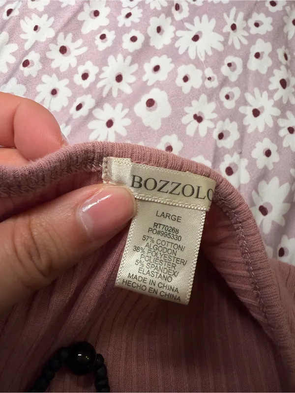 Bozzolo Women’s Large Dusty Rose Ribbed Crop Top V-Neck Stretch Short Sleeve - Image 4