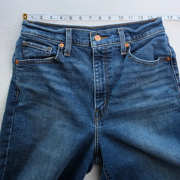 Levis High Waisted Mom Jeans Medium Wash Blue Tapered Leg Denim Size‎ 29 - Image 5