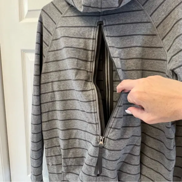 Lululemon top of the class‎ vented rear full zip hoodie size 8 gray - Image 5