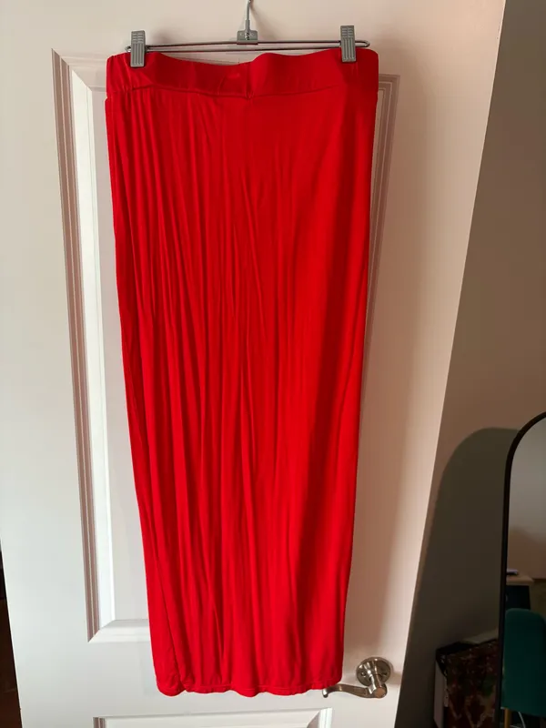 Red Skirt Set Size M - Image 3